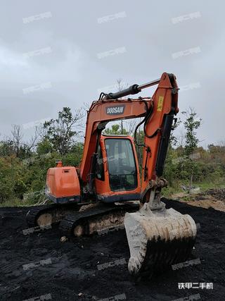 哈尔滨斗山DX75-9C挖掘机实拍图片