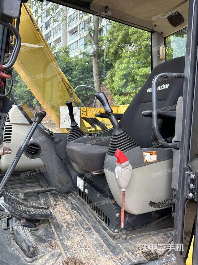 驾驶室整体（整机外观）