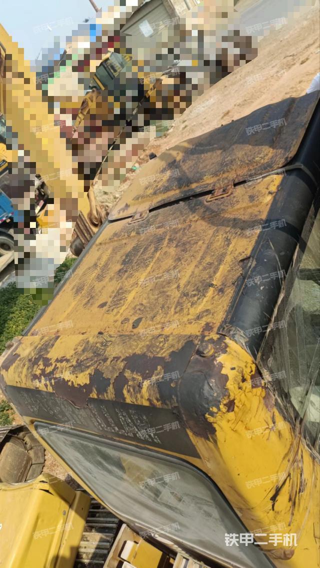 驾驶室顶部（整机外观）