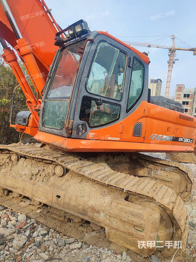 驾驶室整体（整机外观）