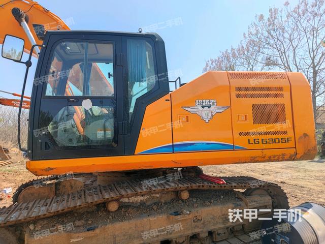 駕駛室正側(cè)（駕駛室部分）