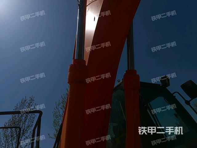 大臂油缸整體?豎拍（工作和回轉(zhuǎn)裝置）