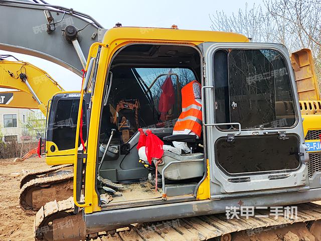 驾驶室整体（整机外观）