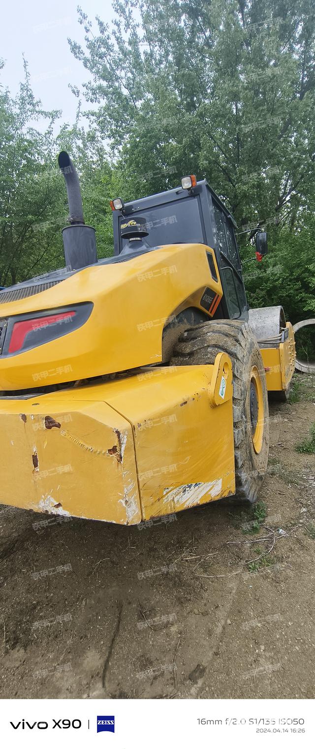 整机右后45°（设备外观及核心部件）