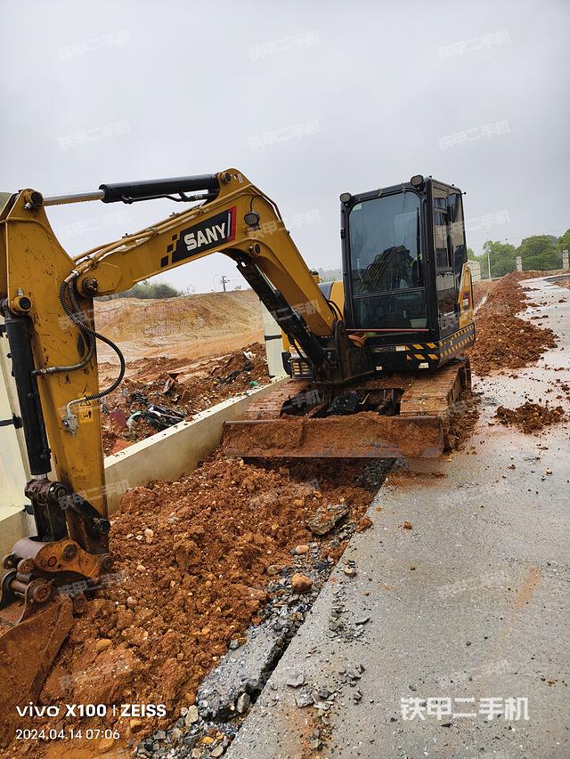 单侧履带整体（整机外观）