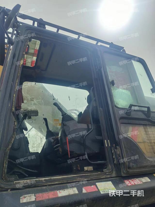 驾驶室整体（整机外观）