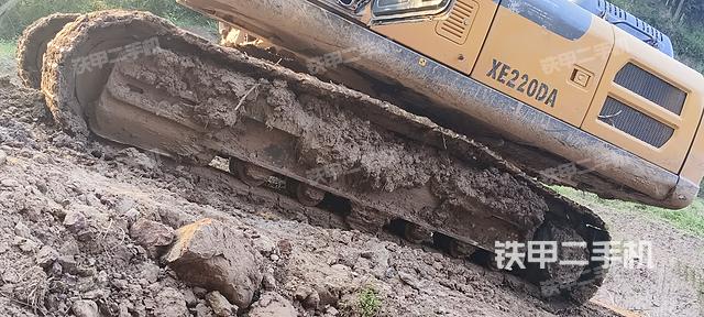 单侧履带整体（整机外观）