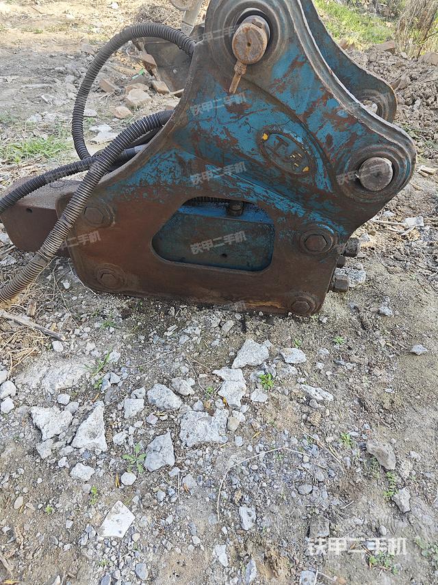 整机右后45°（设备外观及核心部件）