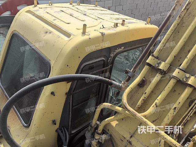 驾驶室顶部（整机外观）