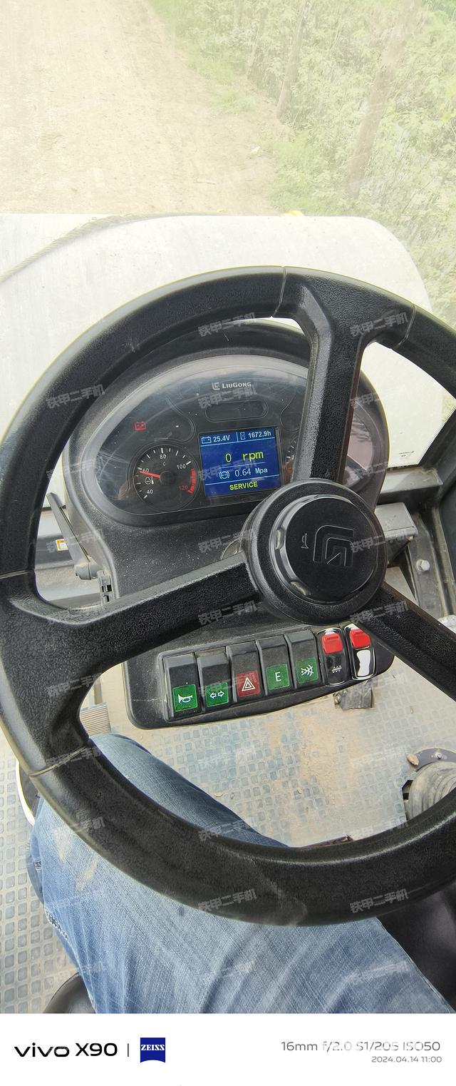 驾驶室操作台（设备外观及核心部件）