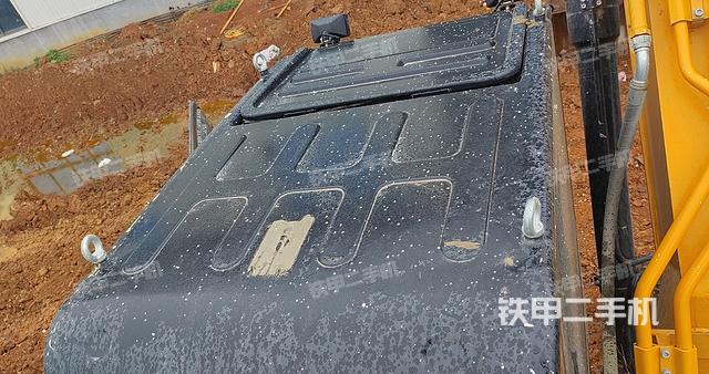 驾驶室顶部（整机外观）