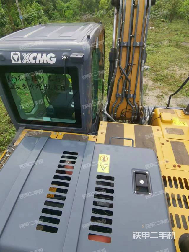 驾驶室顶部（整机外观）