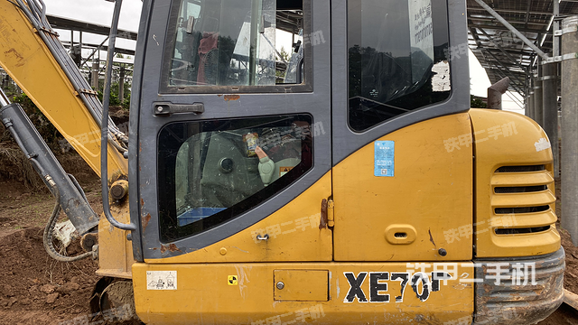 驾驶室整体（整机外观）