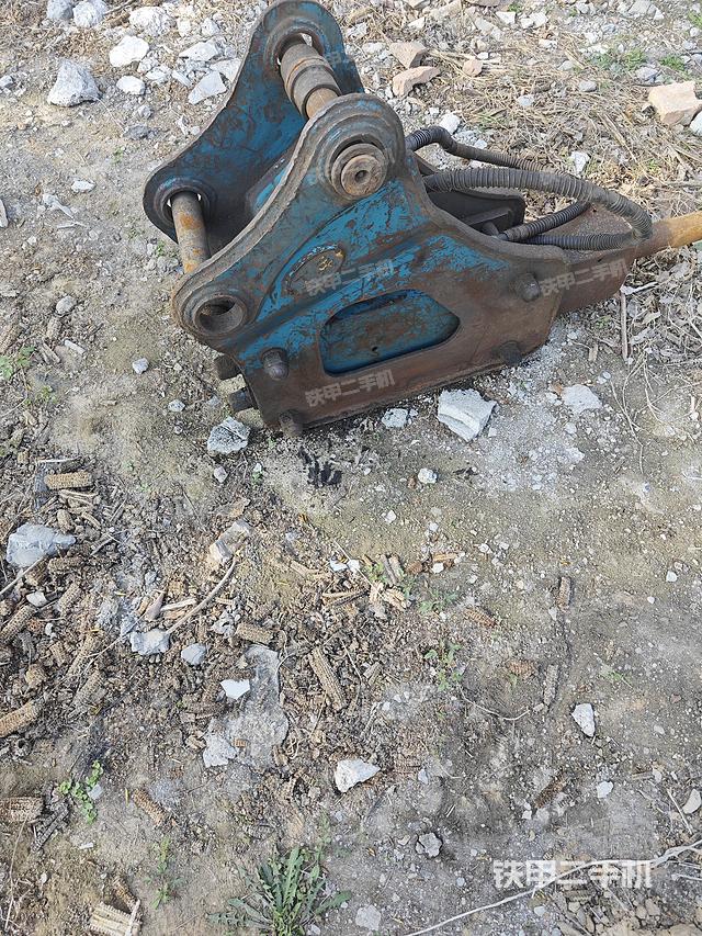 整机右侧（设备外观及核心部件）