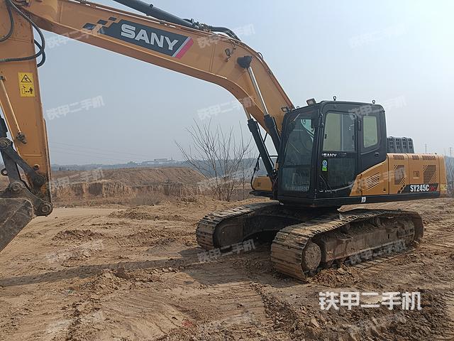 回转马达和主控阀（整机外观）