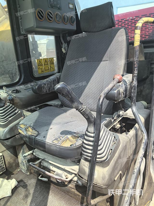 驾驶室整体（整机外观）