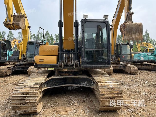 驾驶室整体（整机外观）