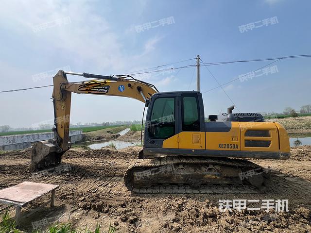 徐工XE205DA挖掘机