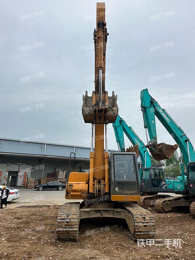 驾驶室整体（整机外观）