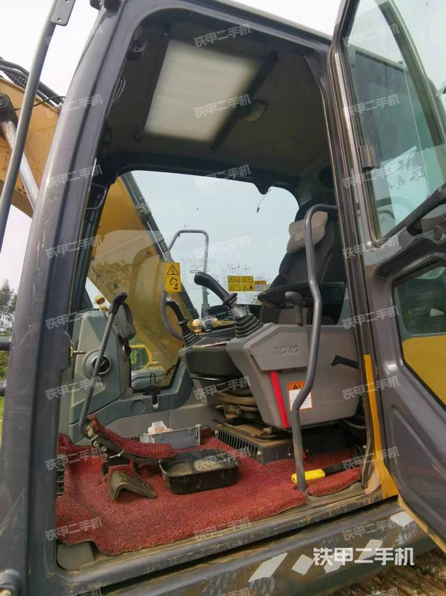 驾驶室整体（整机外观）