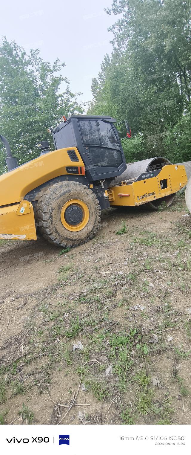 整机右侧（设备外观及核心部件）