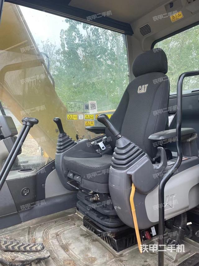 驾驶室整体（整机外观）