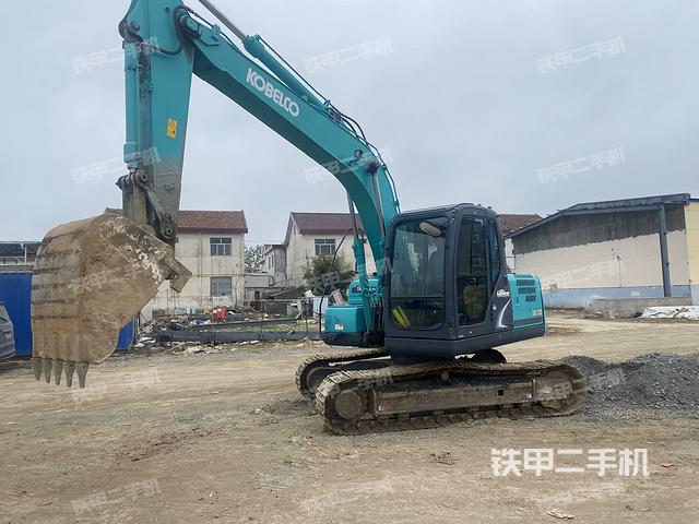 驾驶室整体（整机外观）