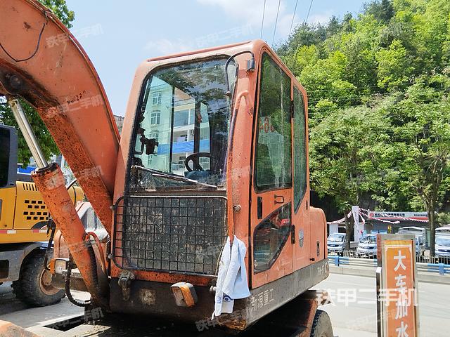 驾驶室整体（整机外观）