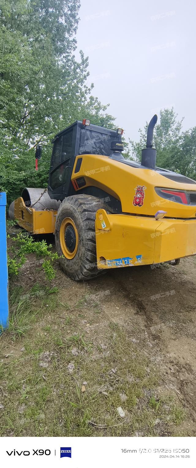 整机左侧（设备外观及核心部件）