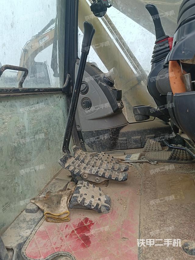 驾驶室整体（整机外观）