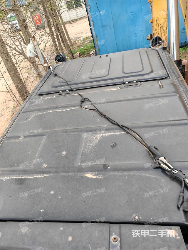 驾驶室顶部（整机外观）