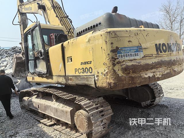 小松PC300-6挖掘机