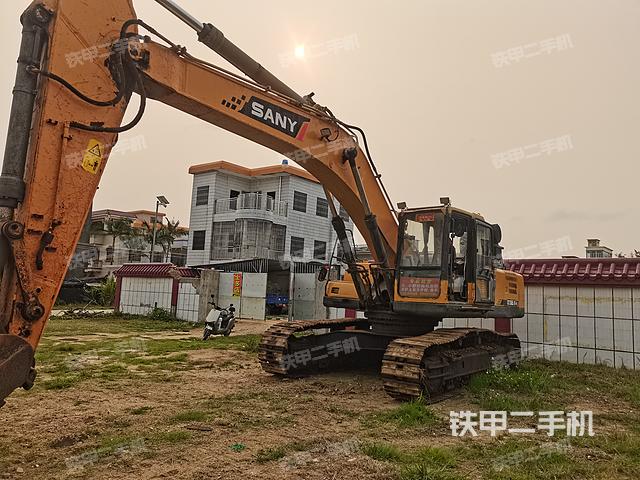 三一重工SY335C挖掘机