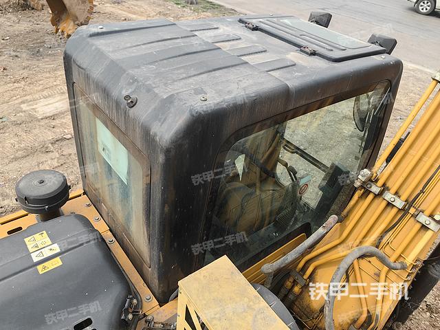 驾驶室顶部（整机外观）