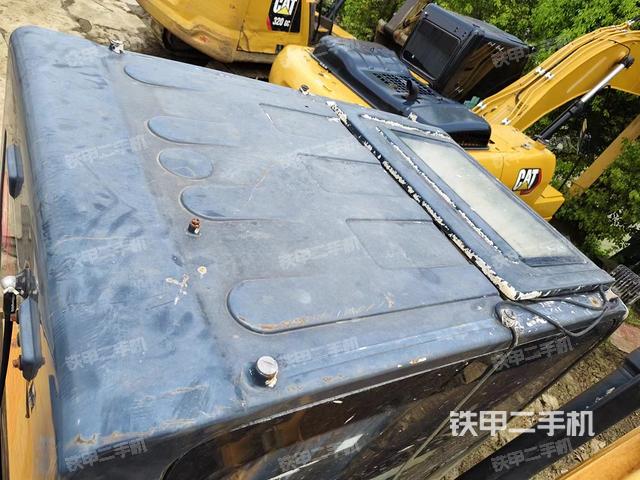 驾驶室顶部（整机外观）