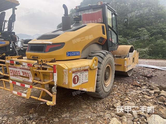 整机右后45°（设备外观及核心部件）