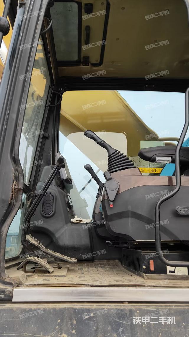 驾驶室整体（整机外观）