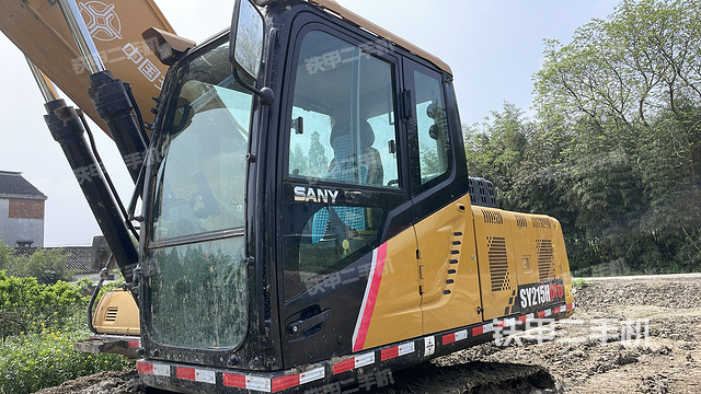 驾驶室整体（整机外观）