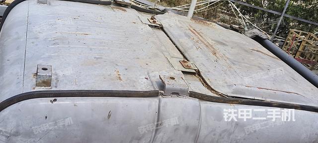 驾驶室顶部（整机外观）