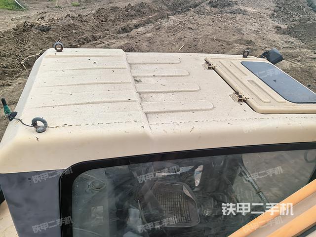 驾驶室顶部（整机外观）