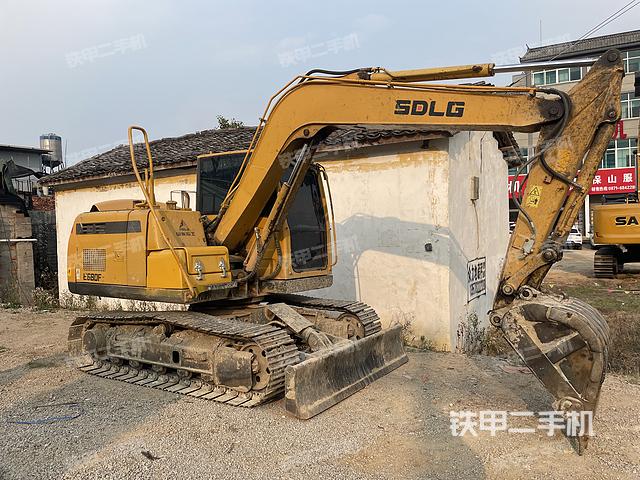 山东临工E680F挖掘机