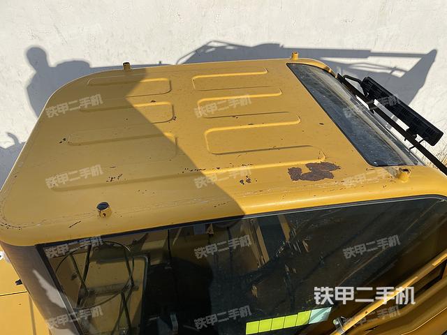 驾驶室顶部（整机外观）