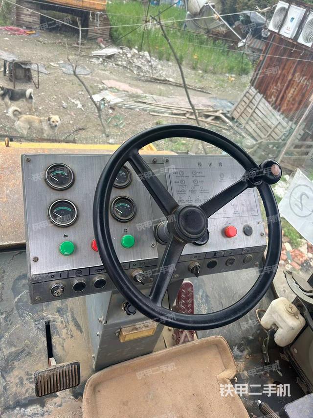 驾驶室操作台（设备外观及核心部件）