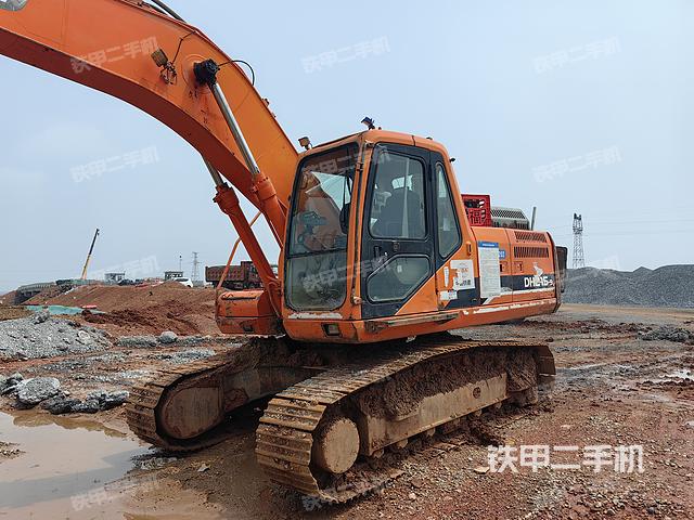 斗山DH215-9挖掘机