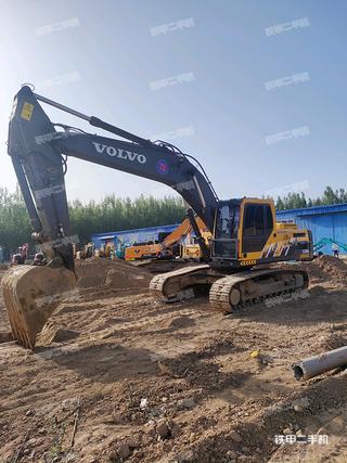 邯郸沃尔沃EC240BLC挖掘机实拍图片