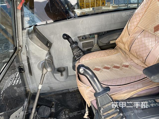 驾驶室整体（整机外观）