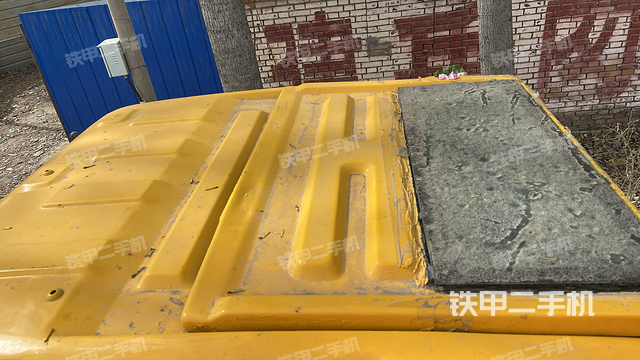 驾驶室顶部（整机外观）