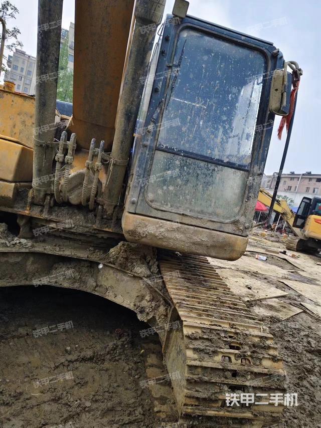 驾驶室整体（整机外观）