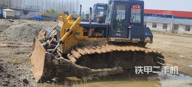 整机左侧（设备外观及核心部件）