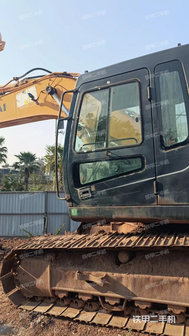 驾驶室整体（整机外观）